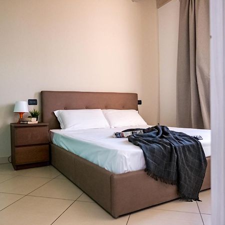 Residenza Oleandro Lägenhet Desenzano del Garda Exteriör bild