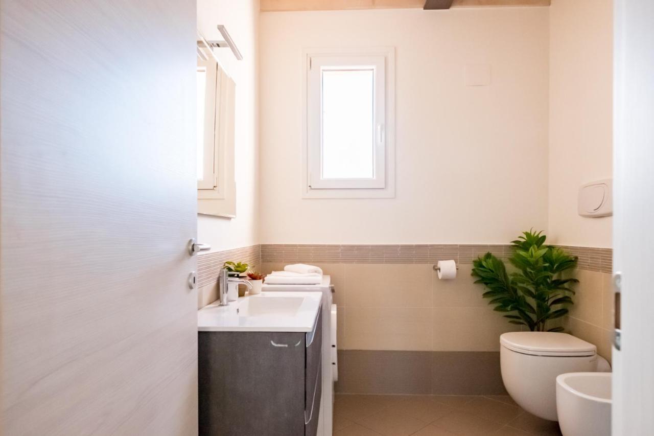 Residenza Oleandro Lägenhet Desenzano del Garda Exteriör bild
