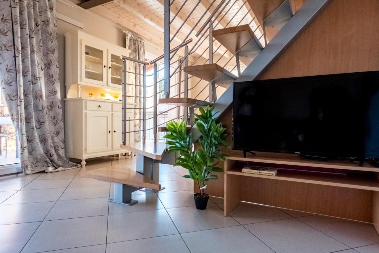Residenza Oleandro Lägenhet Desenzano del Garda Exteriör bild
