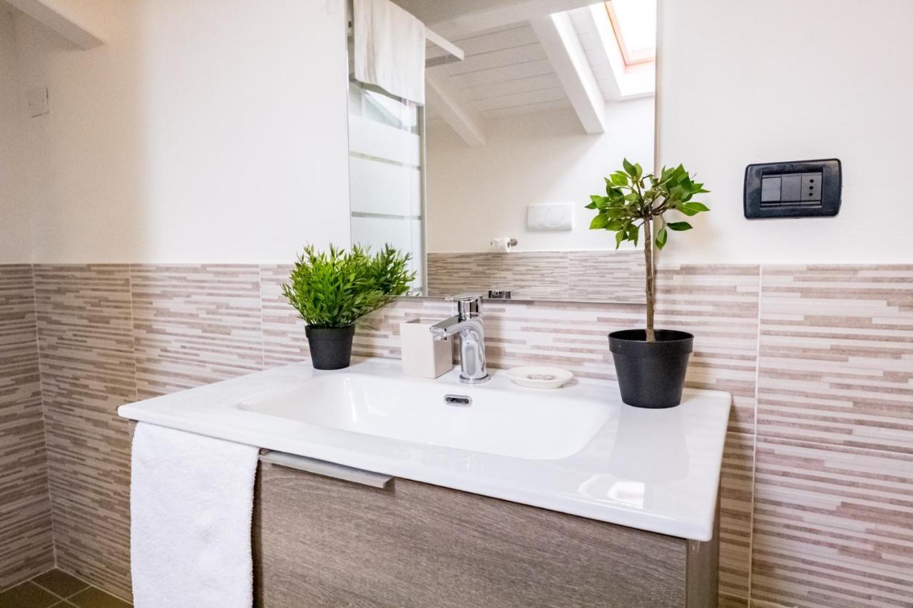 Residenza Oleandro Lägenhet Desenzano del Garda Exteriör bild