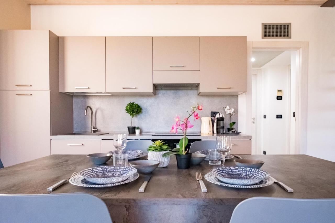 Residenza Oleandro Lägenhet Desenzano del Garda Exteriör bild