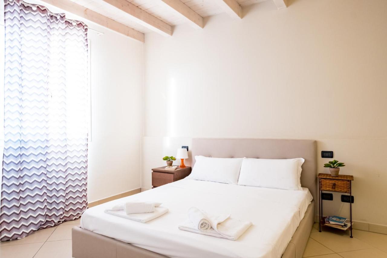 Residenza Oleandro Lägenhet Desenzano del Garda Exteriör bild