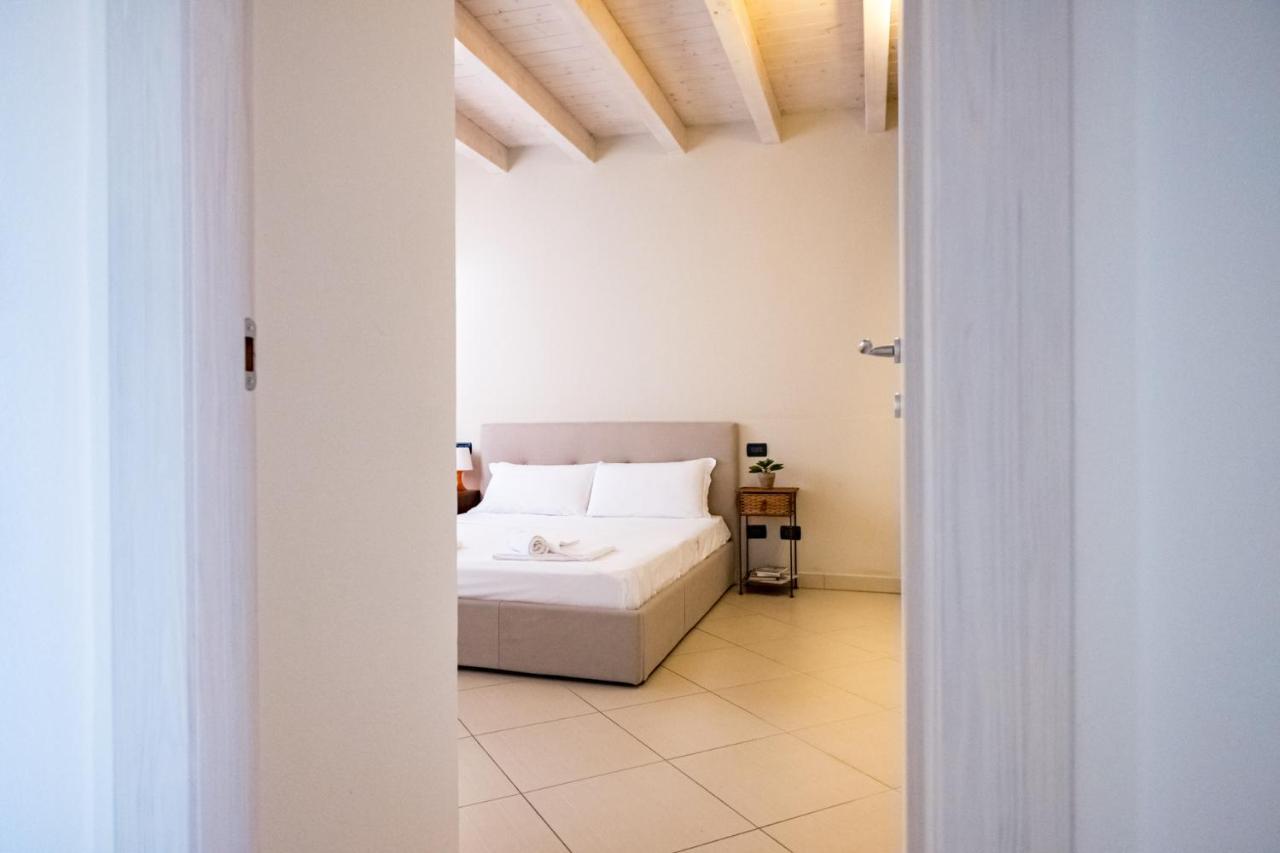 Residenza Oleandro Lägenhet Desenzano del Garda Exteriör bild